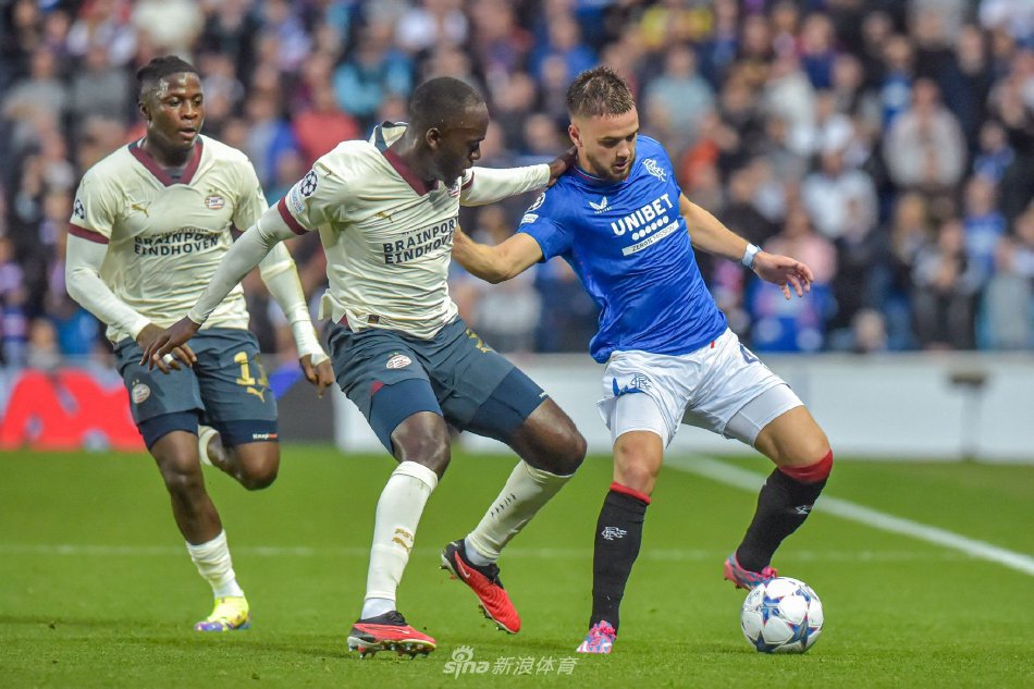 中国女篮更 中国女篮更