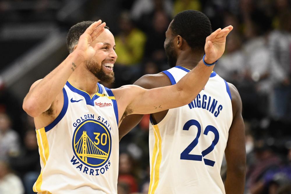 他在接受采 他在接受采