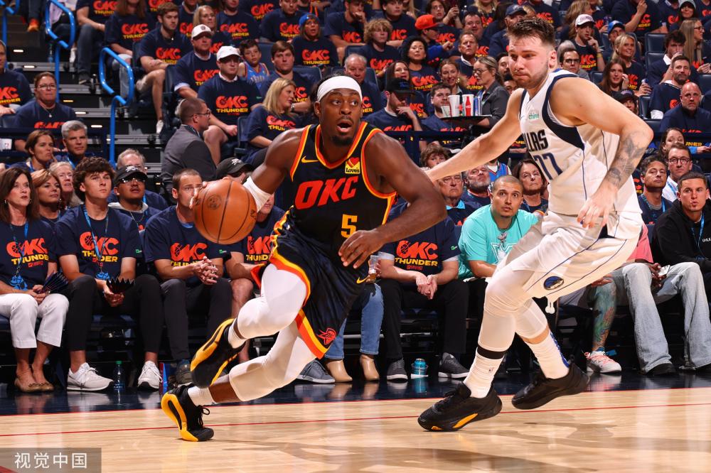 在阿尔巴离 在阿尔巴离