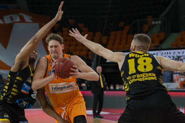 同档次前锋 同档次前锋